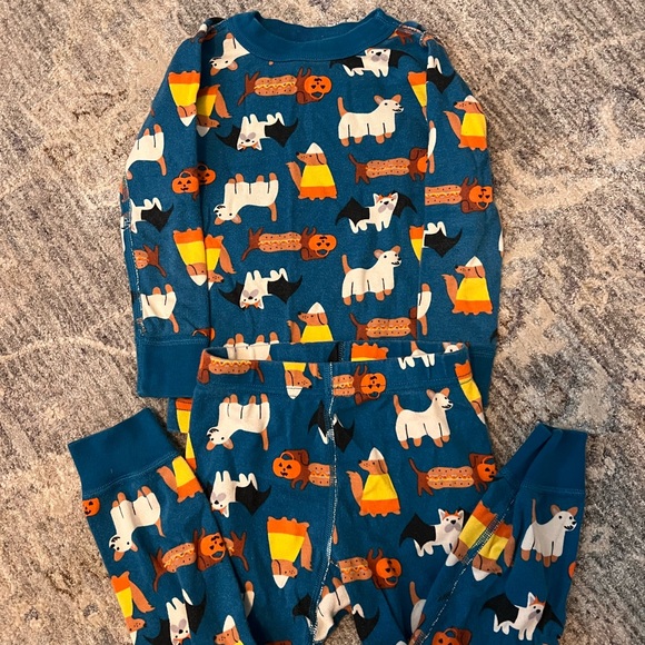 Hanna Andersson Doggie Halloween Pajama Set - Picture 1 of 2